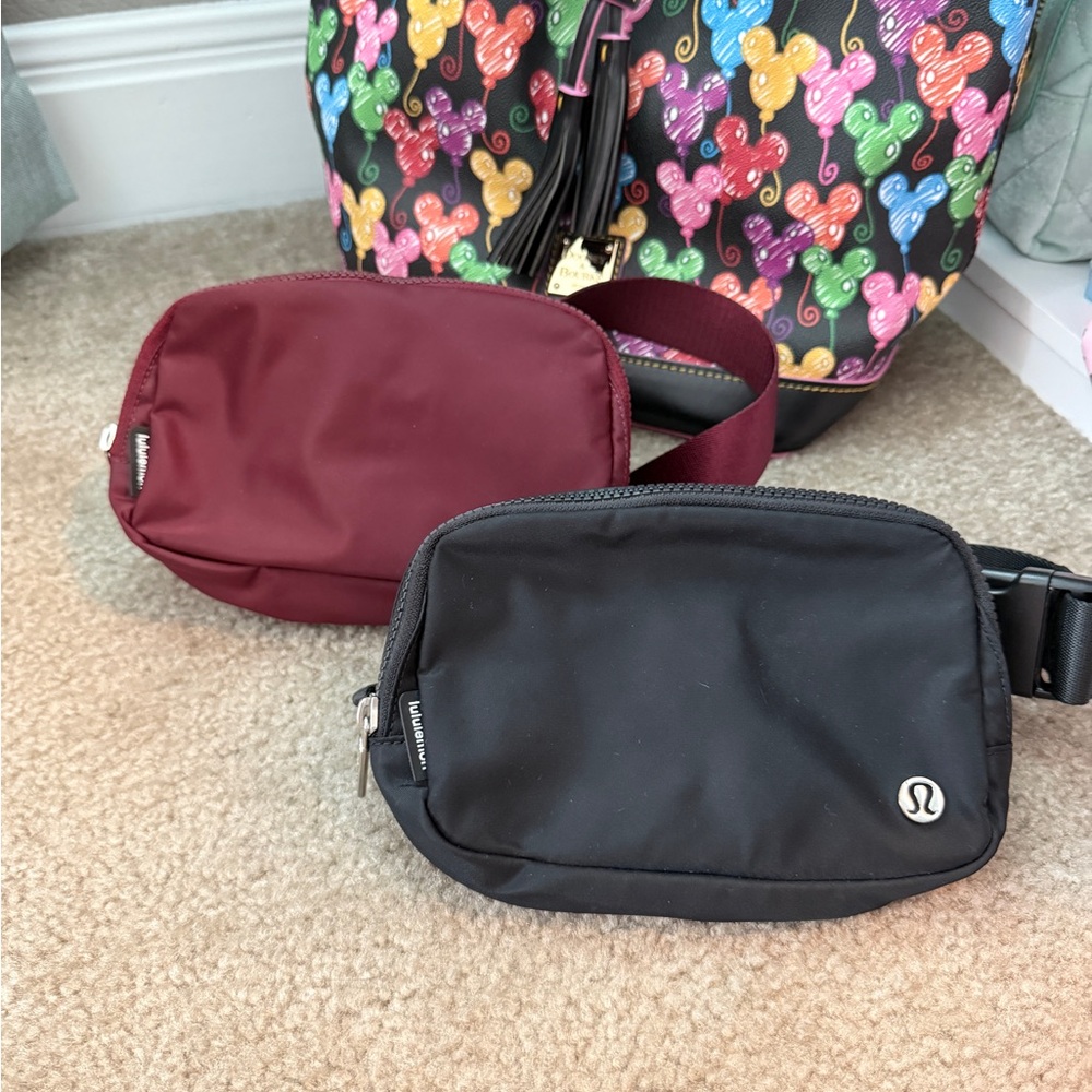 LULULEMON EVERYWHERE BELT BAG 1L BLACK AND BURGUNDY